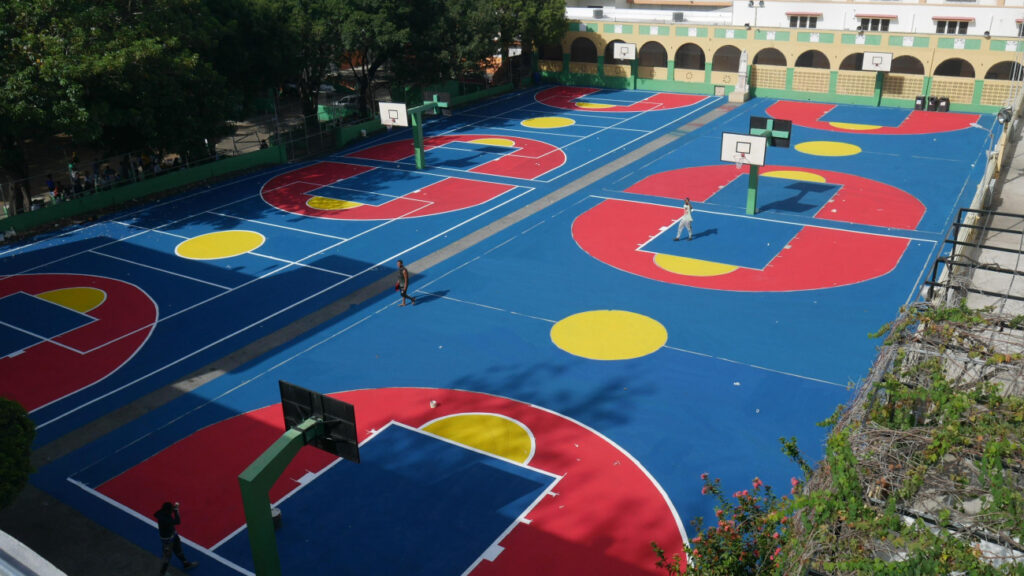 Inefi realiza operativo masivo de reparación de canchas escolares en todo el país, como parte del inicio del año escolar 2025-26