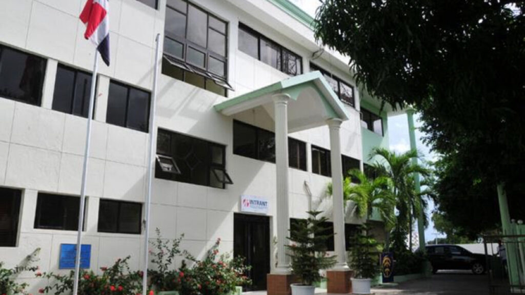 Gabinete de Transporte anuncia entrada en vigor de la Fase IV de restricción de giros a la izquierda en la Núñez de Cáceres con Kennedy