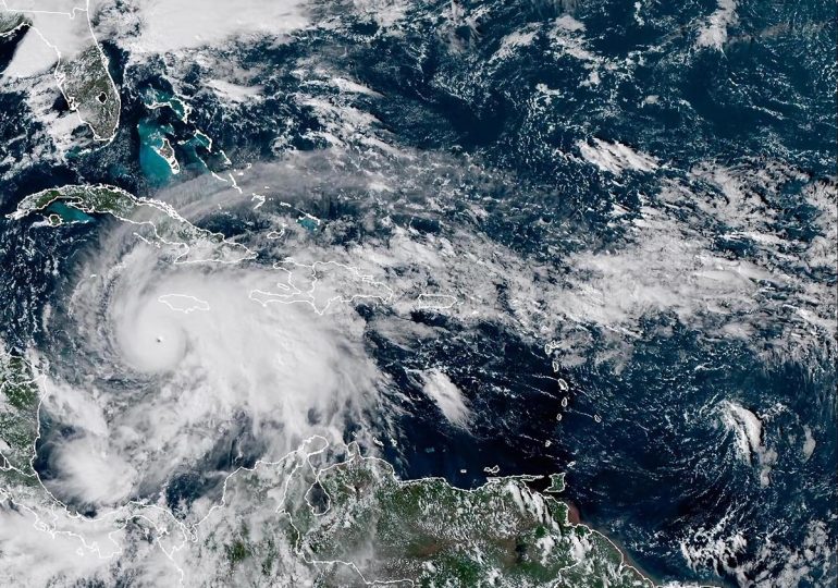 Islas Turcas y Caicos urge a la población a tomar precauciones ante el huracán Melissa categoría 5