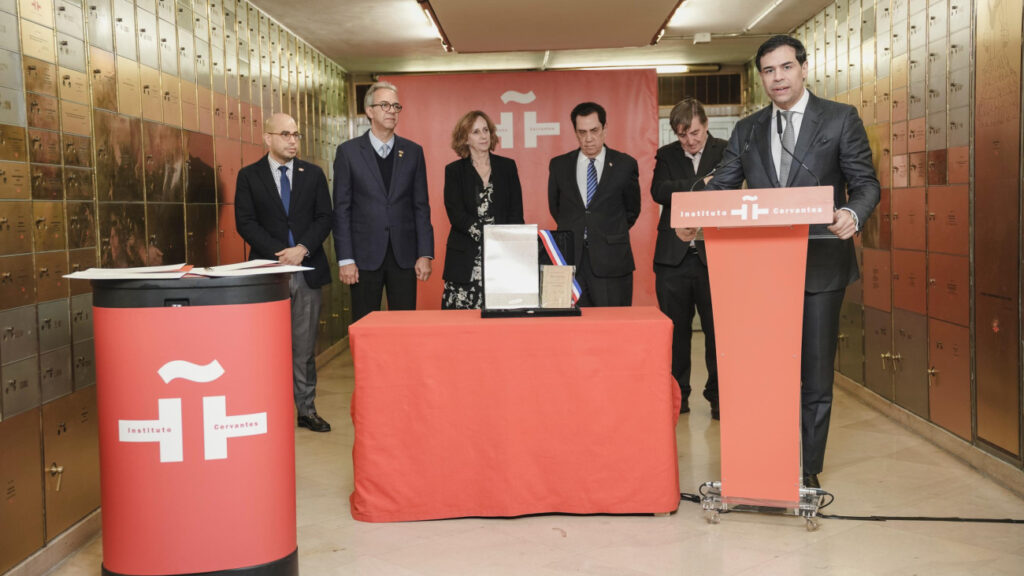 Ministro de Cultura encabeza entrega de documentos de Pedro Henríquez Ureña y otros intelectuales dominicanos a la “Caja de las Letras” del Instituto Cervantes