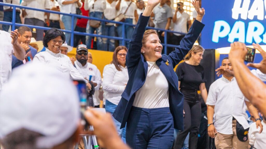 Carolina Mejía, alcaldesa del Distrito Nacional, afirmó este domingo que buscará la candidatura presidencial del Partido Revolucionario Moderno (PRM) de cara al próximo proceso electoral.