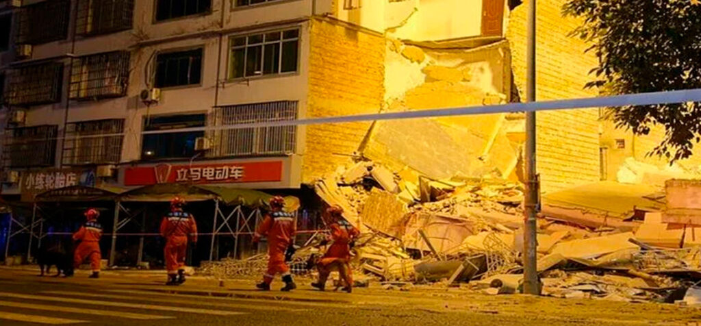 Un terremoto de magnitud 5,2 sacudió el lunes la región de Guangxi, en el sur de China, causando la muerte de dos personas, la caída de edificios y la evacuación de miles de habitantes, informó la prensa estatal.