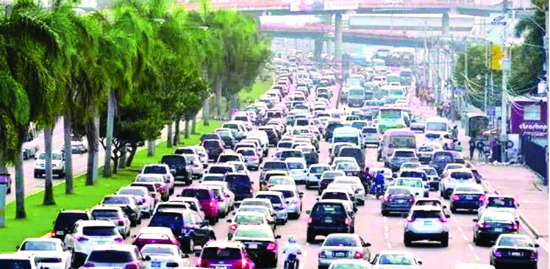 SUBSIDIO A LOS COMBUSTIBLES PODRÍA SUPERAR LOS RD$55,000 MM EN ESTE 2026 EL COMPORTAMIENTO AL ALZA DEL BARRIL DE PETRÓLEO SIGUE CREANDO PRESIONES A LAS ECONOMÍAS Y GENERANDO INQUIETUDES SOBRE SU IMPACTO EN EL CORTO PLAZO EN LAS FINANZAS PÚBLICAS, PERO, SOBRE TODO, EN LA VIDA COTIDIANA DE LA POBLACIÓN.
