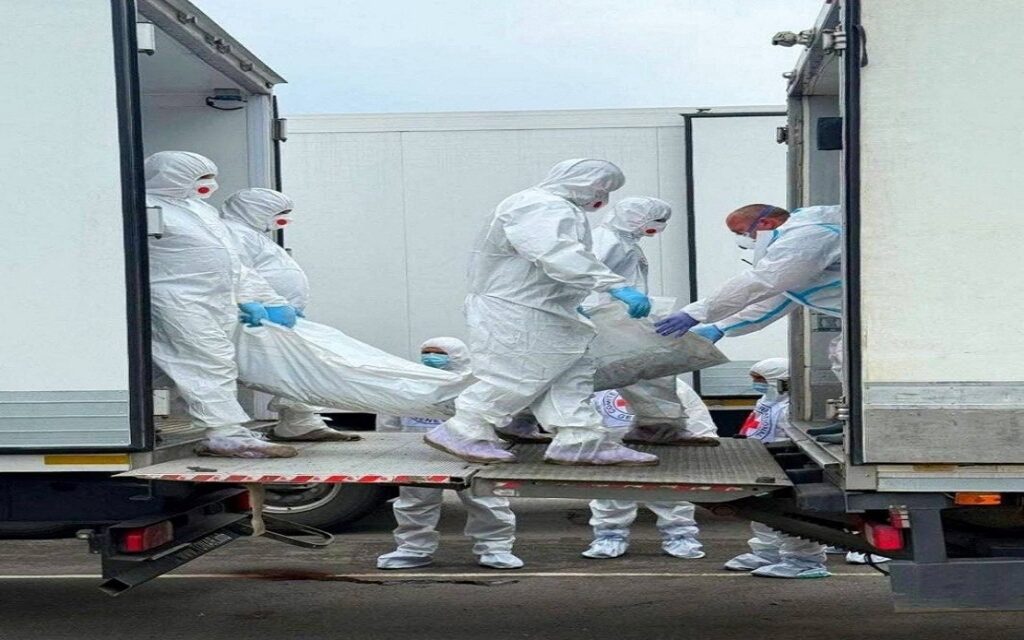 Rusia entregó hoy a Ucrania los cuerpos de 526 militares caídos en combate, mientras que la parte ucraniana entregó 41 restos mortales de efectivos rusos, horas después de que Moscú y Kiev efectuasen un intercambio de prisioneros de guerra,