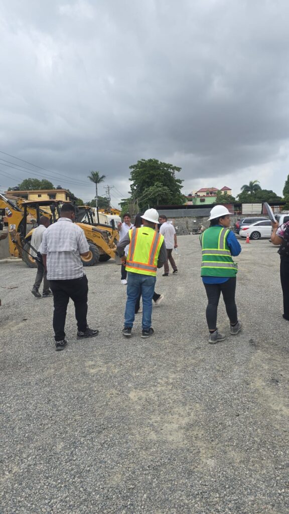 Constructora denuncia paralización de proyecto habitacional en Santo Domingo Oeste